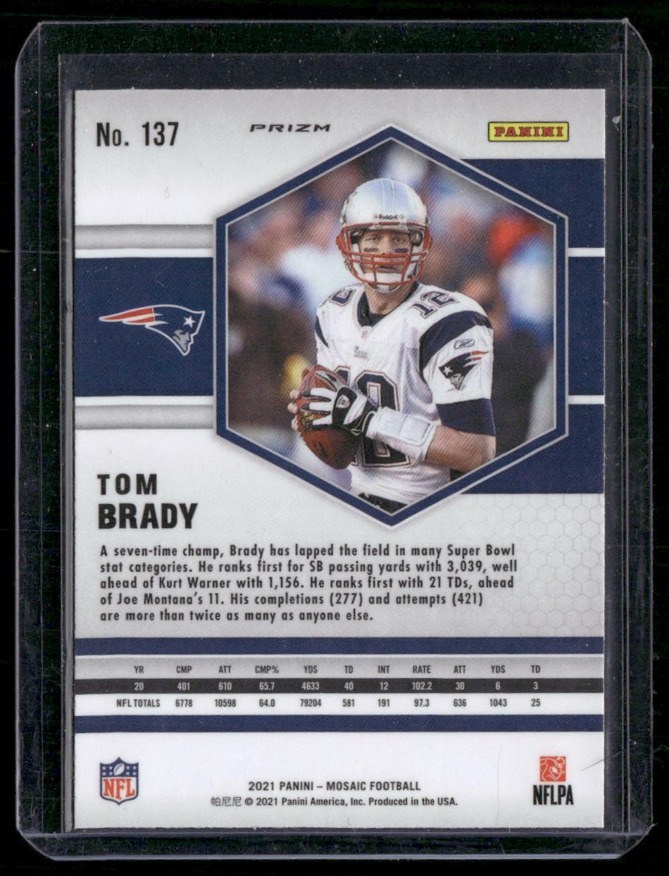 2021 Panini Mosaic #137 Tom Brady Prizm Camo Pink
