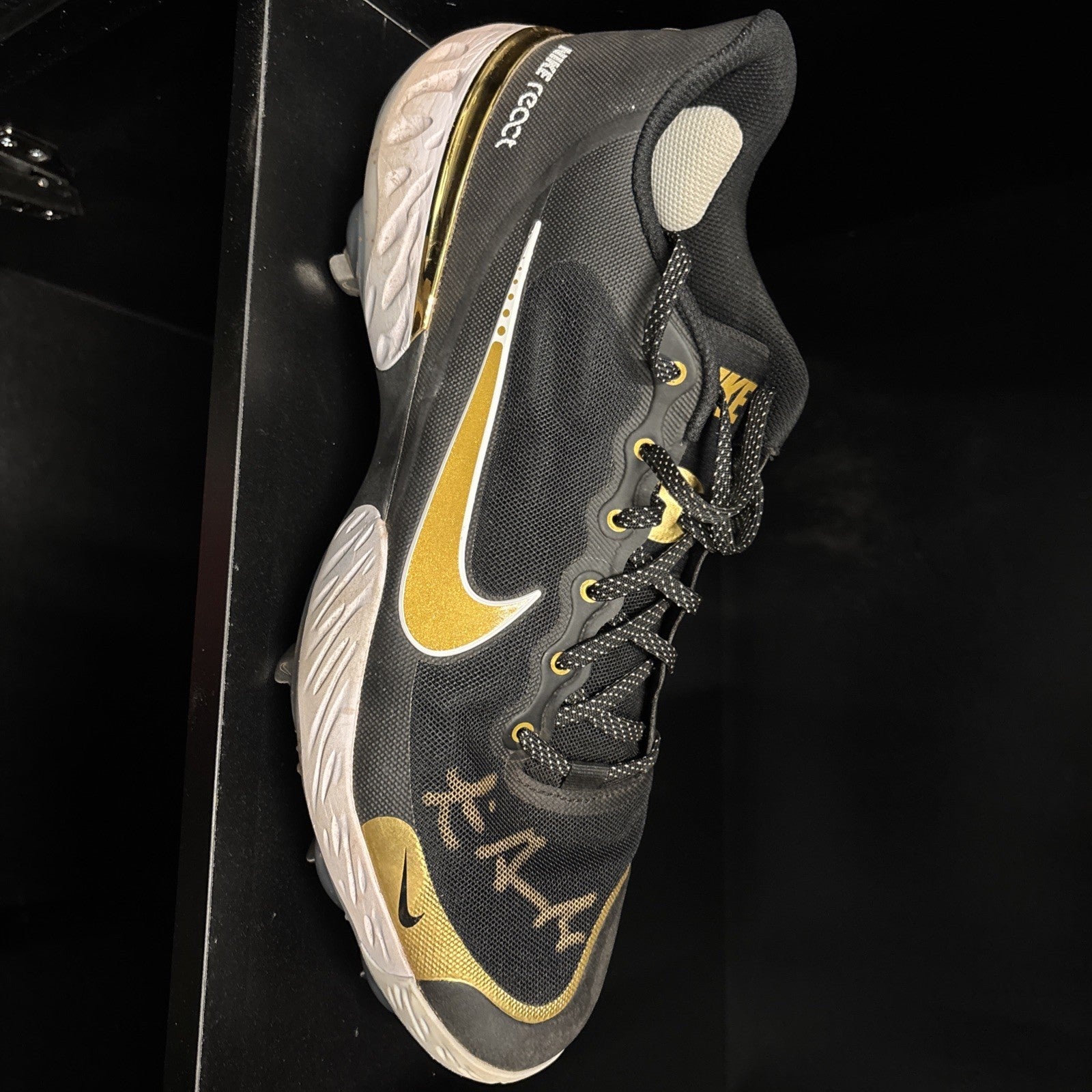 Luis Gonzalez Signed Cleat Autographed Certified JSA COA