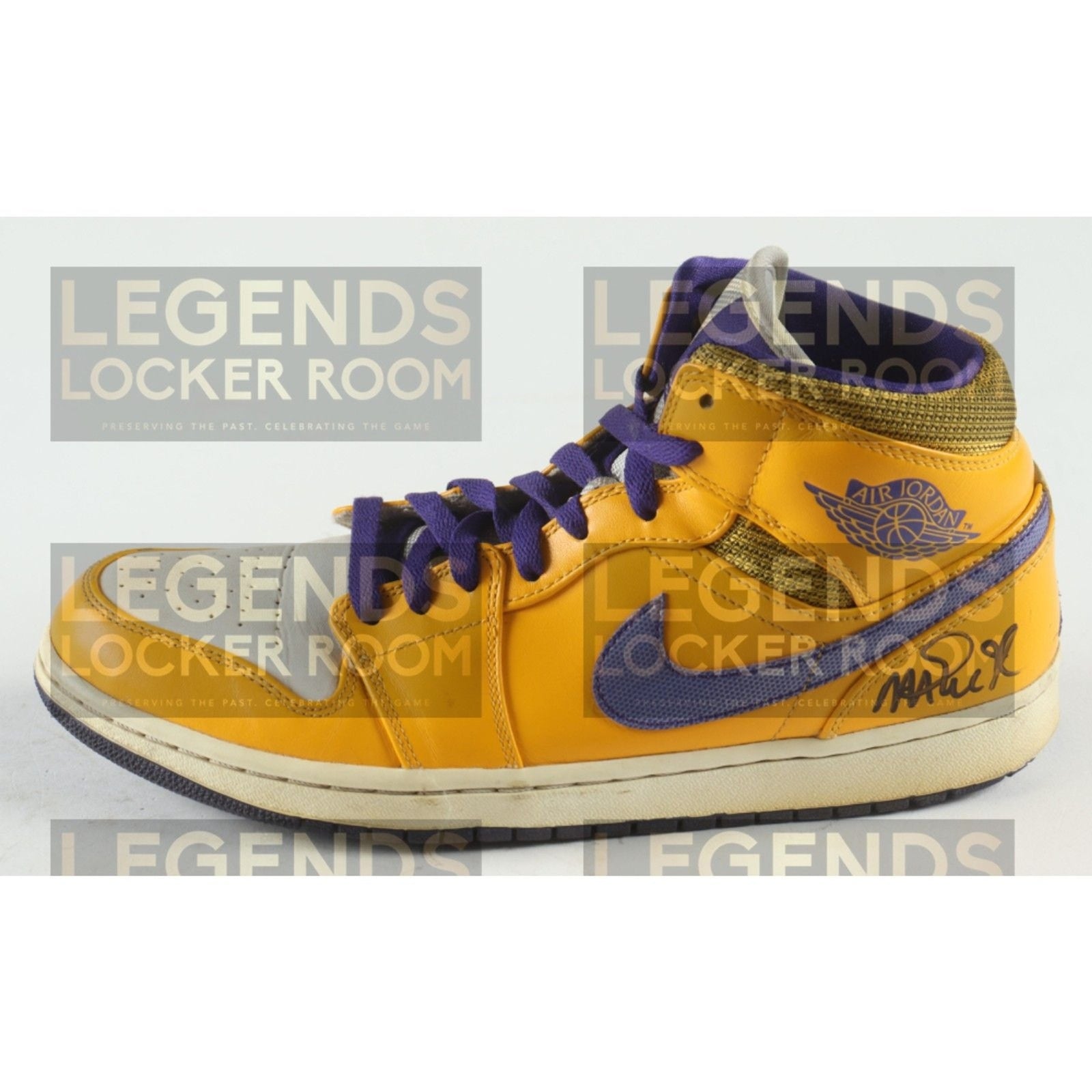 Magic Johnson Signed Nike Air Jordan Lakers Basketball Shoe W/ Display Case