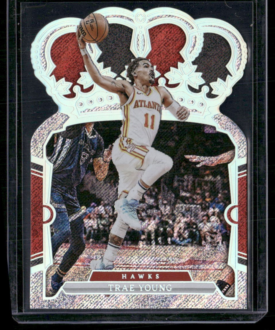 2023-24 Panini Crown Royale #93 Trae Young Royalty Shimmer